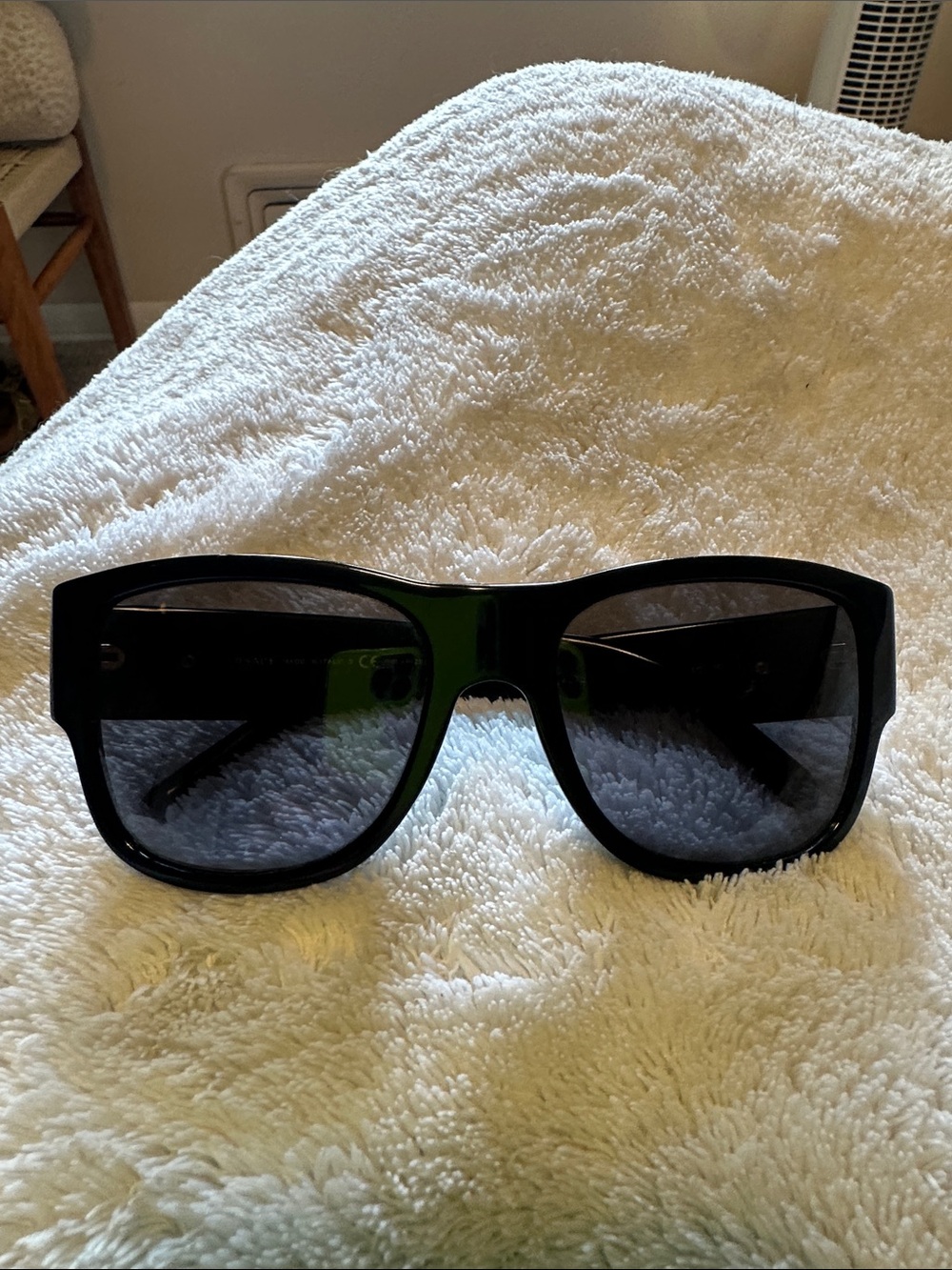 Versace Black Oversized Cat Eye Sunglasses - Picture 7 of 8